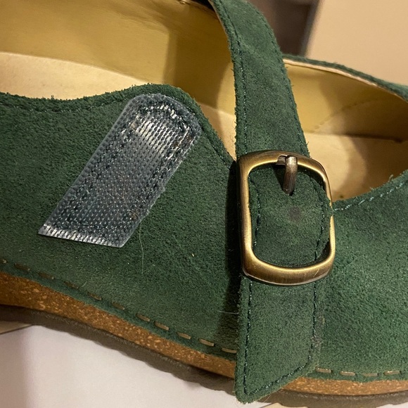 Dansko Green Suede Mary Jane Flats – Classic Comfort Meets Vintage Charm - Picture 9 of 9